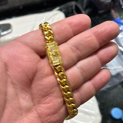 Adamans 10mm Cuban 18k Gold Moissanite Clasp