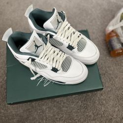 Air Jordan Retro 4s 