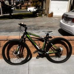 1  Trek 3500 26er Bike