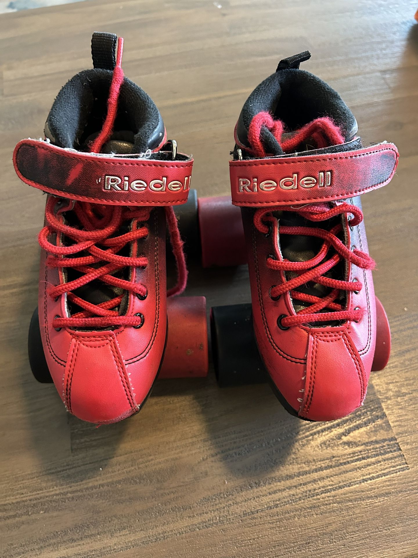 Riedell Black/Red Dart kids Size 1 Quad Roller Skates
