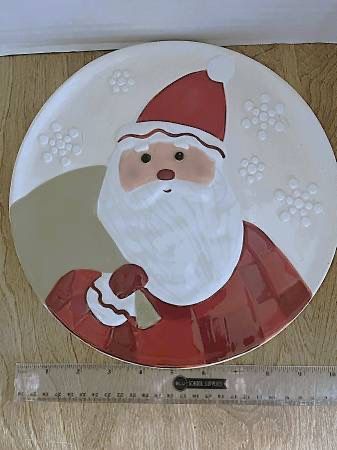 Ceramic Porcelain Santa Flat Plate Platter with Slight Lip by HMK Ltd