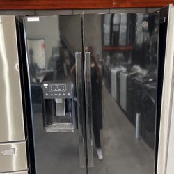 GE Side By Side Refrigerador 25 Cu Ft Black New