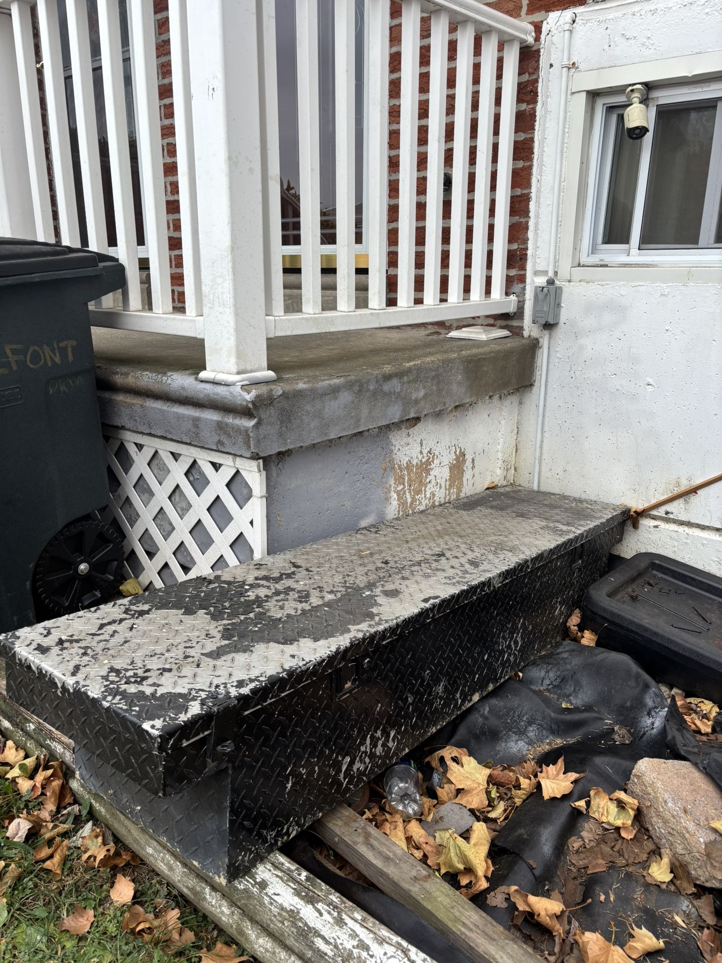 tool box for truck bed $40 just needs to be repainted