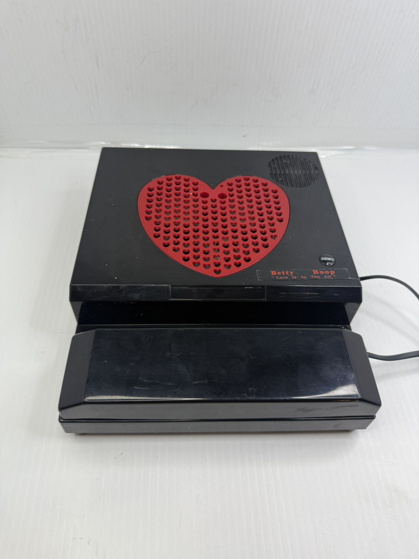 Rare Betty Boop “Love is in The Air” Animated Talking Telephone