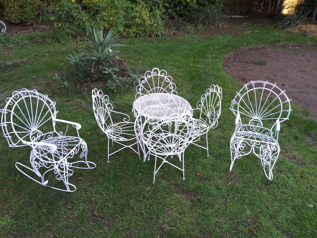 Antique wire table & chairs