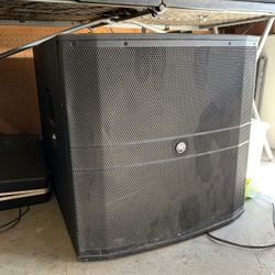 Mackie DRM 18S