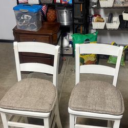 2  bar Stools 