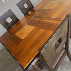 Solid Modern Dining Table Set w/ 4 chairs