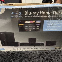 RCA Blue-Ray Home theater with 500 watts w/ speaker (all matching) and subwoofer Works perfect and in excellent condition. I got a new one so I need t