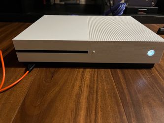 Xbox One S with Controller