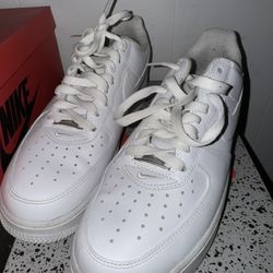 Nike Shoes new barley used. 250$