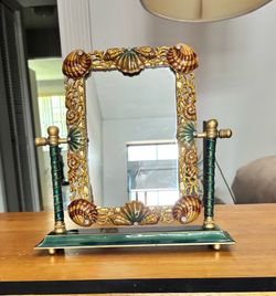 Rotatable decorative small table mirror