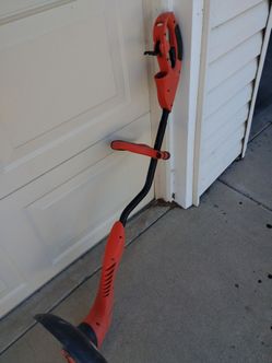Black & Decker Electric String Trimmer