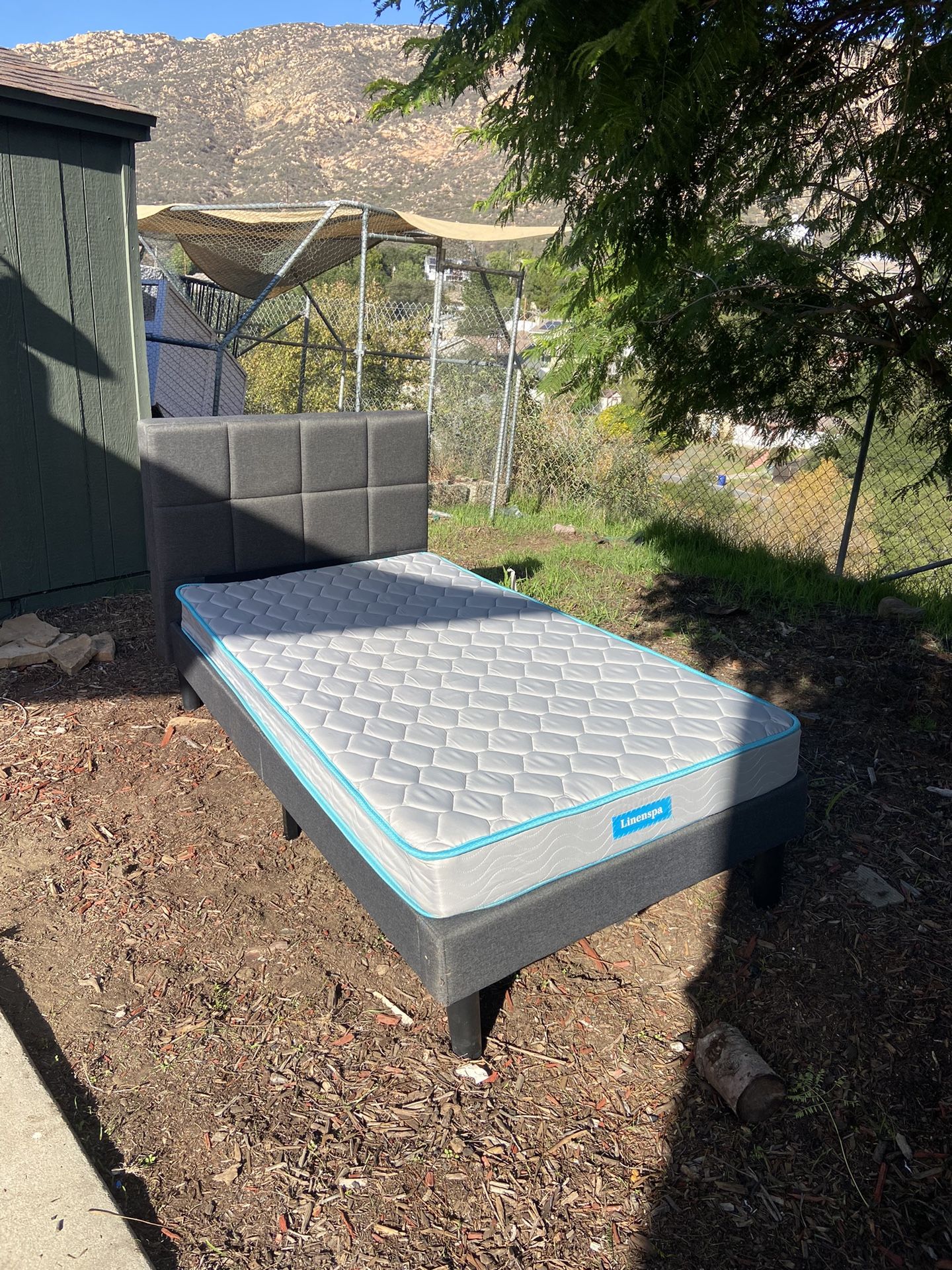 Twin Sized Bed With Mattress