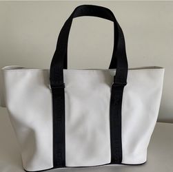 LACOSTE BAG in White / 14” width  x 10” height
