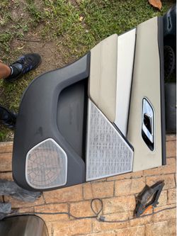 Title OEM Range Rover Velar Rear Left Door Panel (Driver Side) - Beige