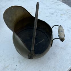 Solid Brass Coal Scuttle W/Lion Head & Blue Porcelain Delft Handle 