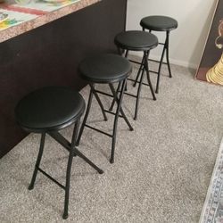 Set OF 4 Basic Bar Stools Almost New