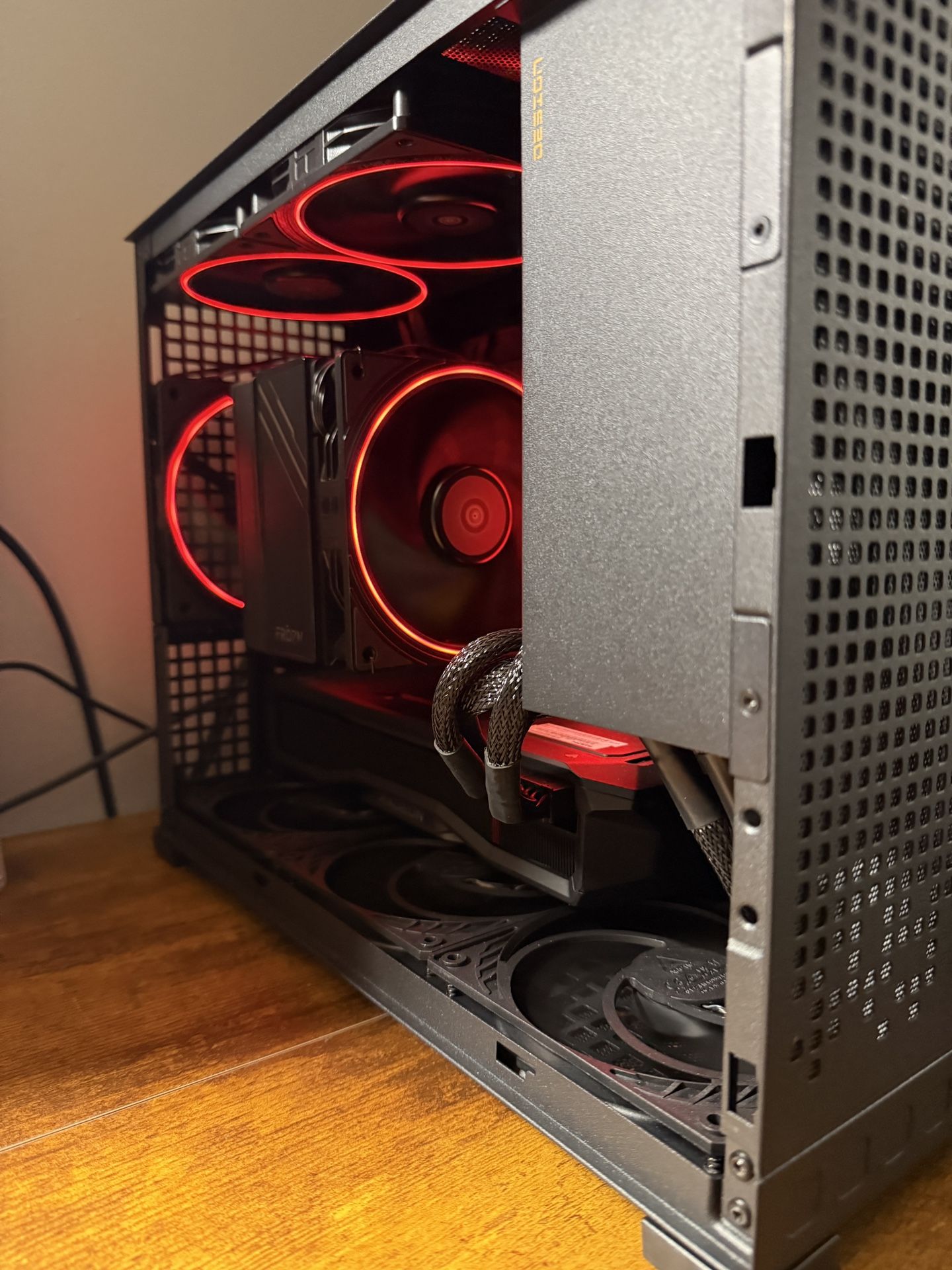 M-ATX Build , Ryzen 7 7800 X3D , RX 7900 XT 