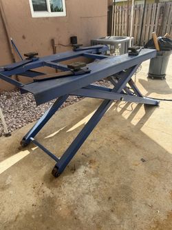 Scissor lift