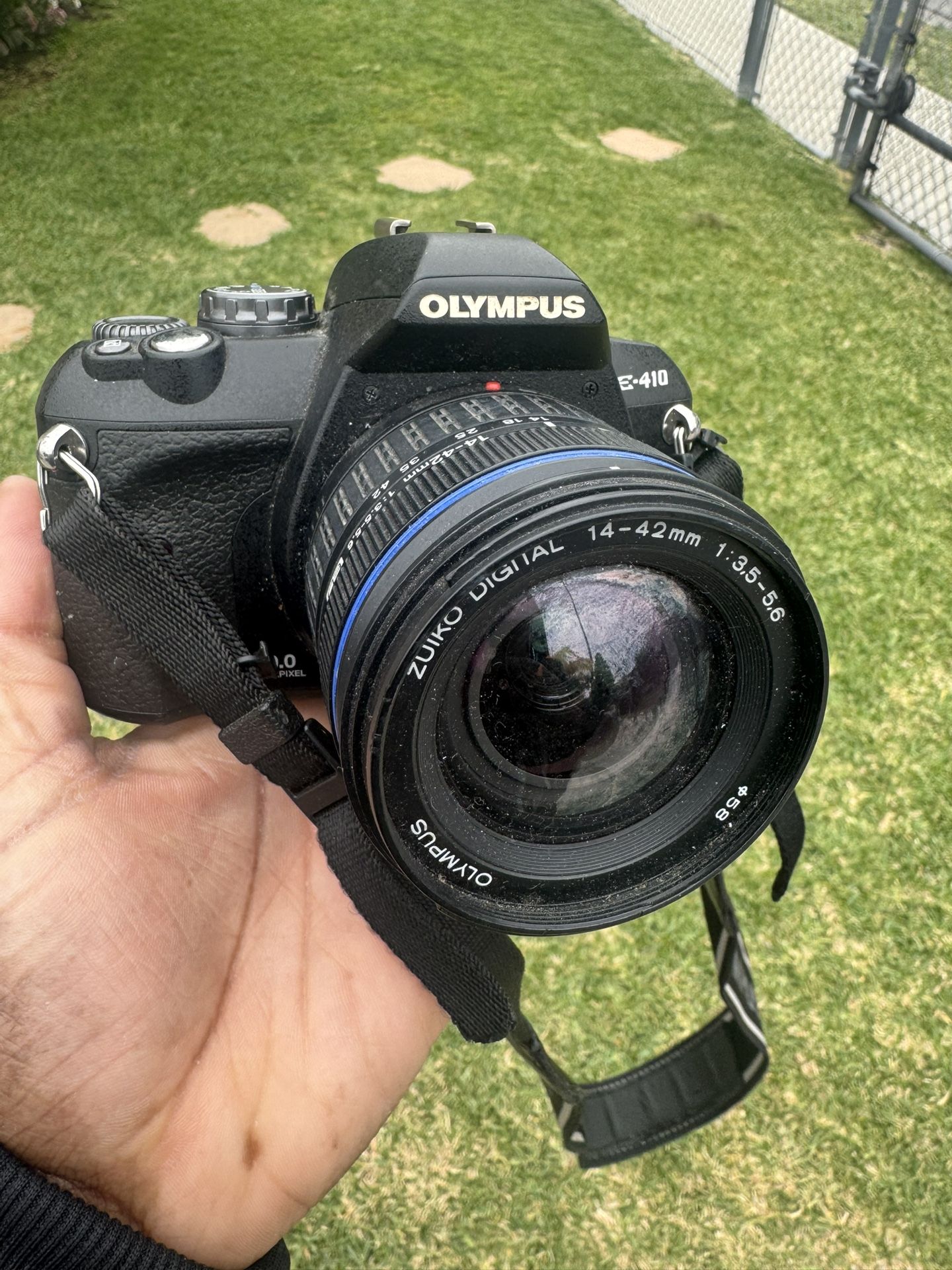 Olympus EVOLT E-410 10.0MP Digital 4/3 DSLR Camera