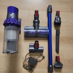 Dyson V10 Cordless Vacuum Cleaner 