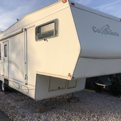 1995 coachman maxim, fifth wheel, Auction to the highest bidder starting at $25