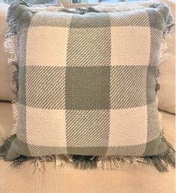 18x18 Sage Green Buffalo Check Plaid Woven Throw Pillow with Fringe- Never Used! NWOT!