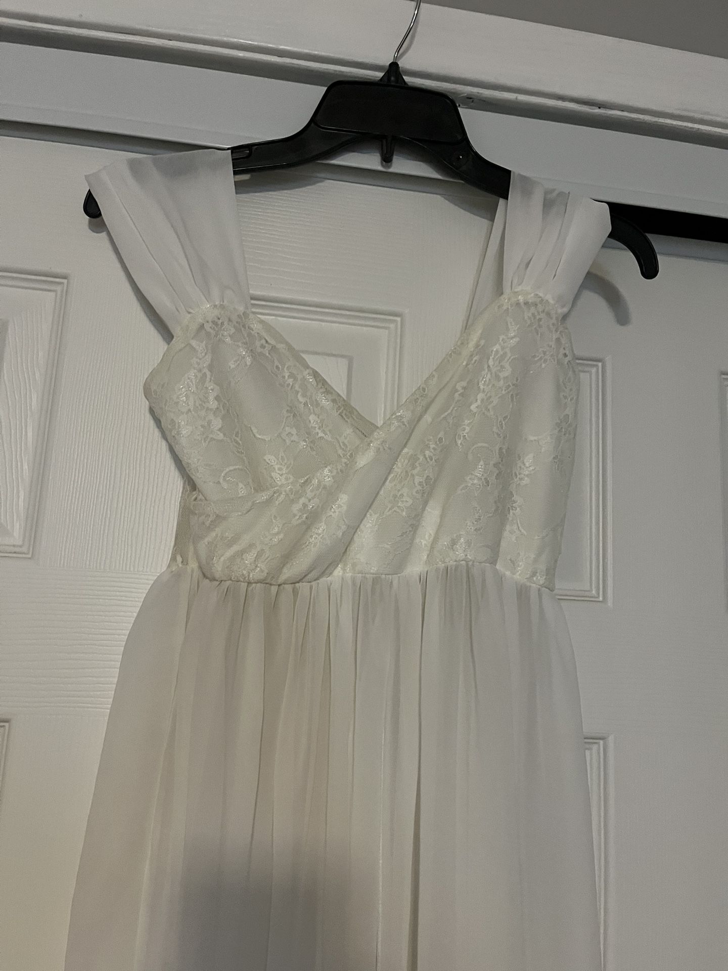 White Maternity Shoot Dress Size Small/medium