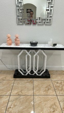 Entrance Table