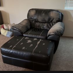 Free Clean Chair With Ottoman 