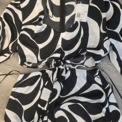 NEW Forever 21 Black & White Swirl Maxi Dress – Size L 🖤🤍