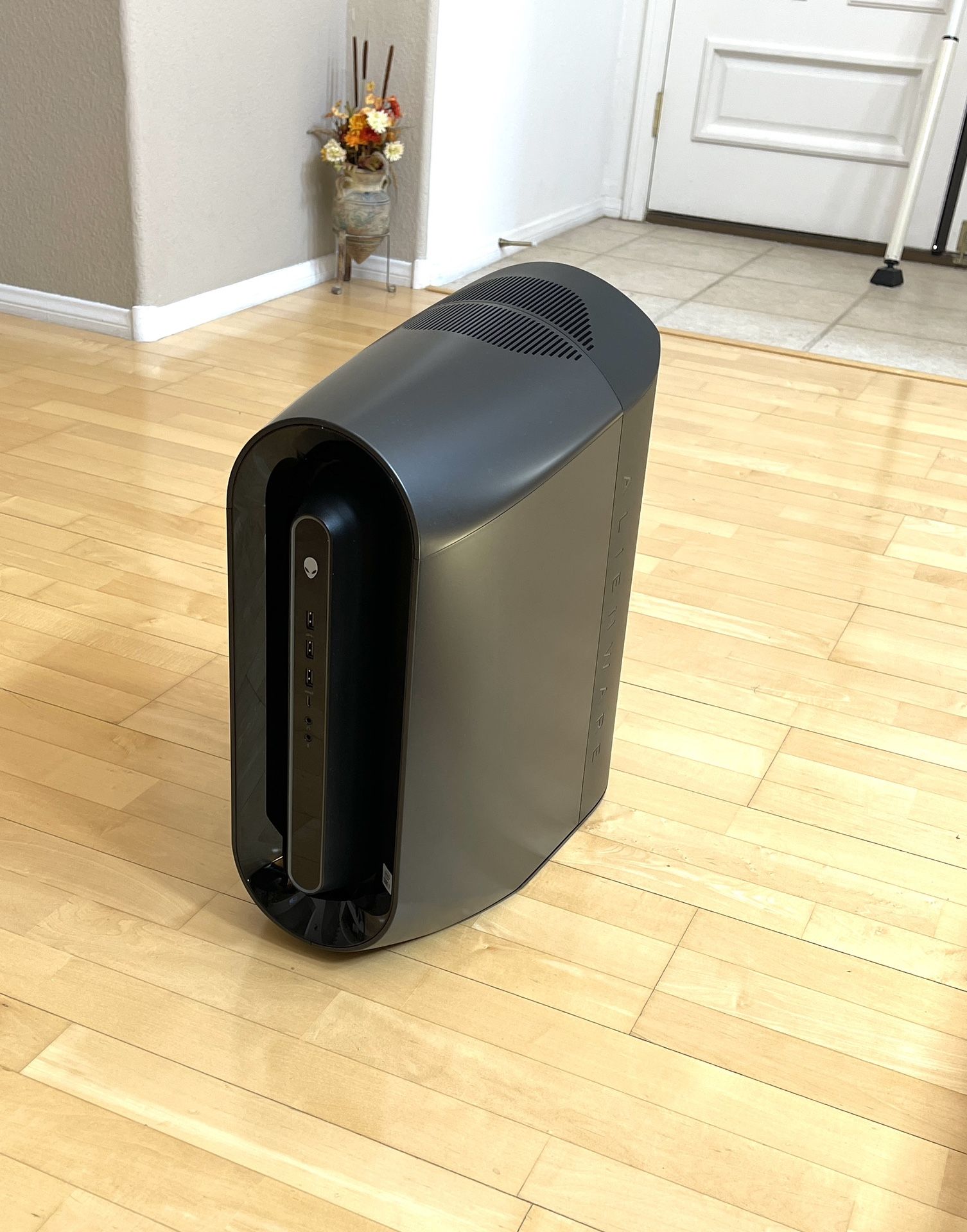 Dell Alienware Aurora R11 Dark Side of the Moon Desktop