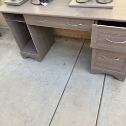 Office Desk, Trash Can, Canopy