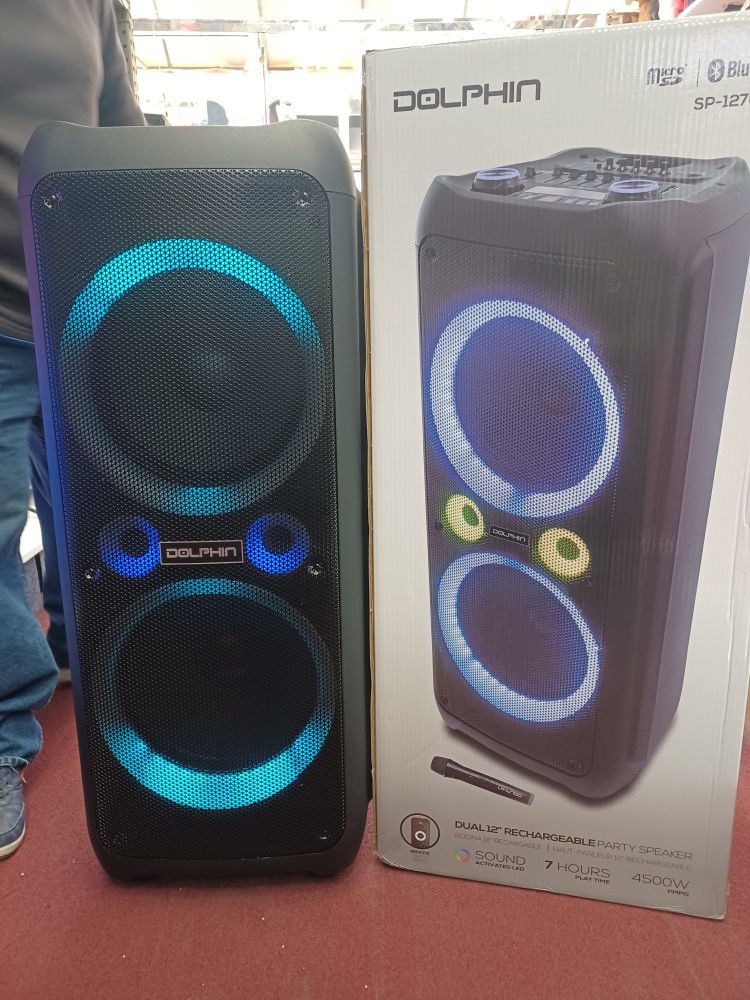 Double 12" Woofers Loud Bluetooth Kareoke Party Speakers.  Free Wireless 🎤 