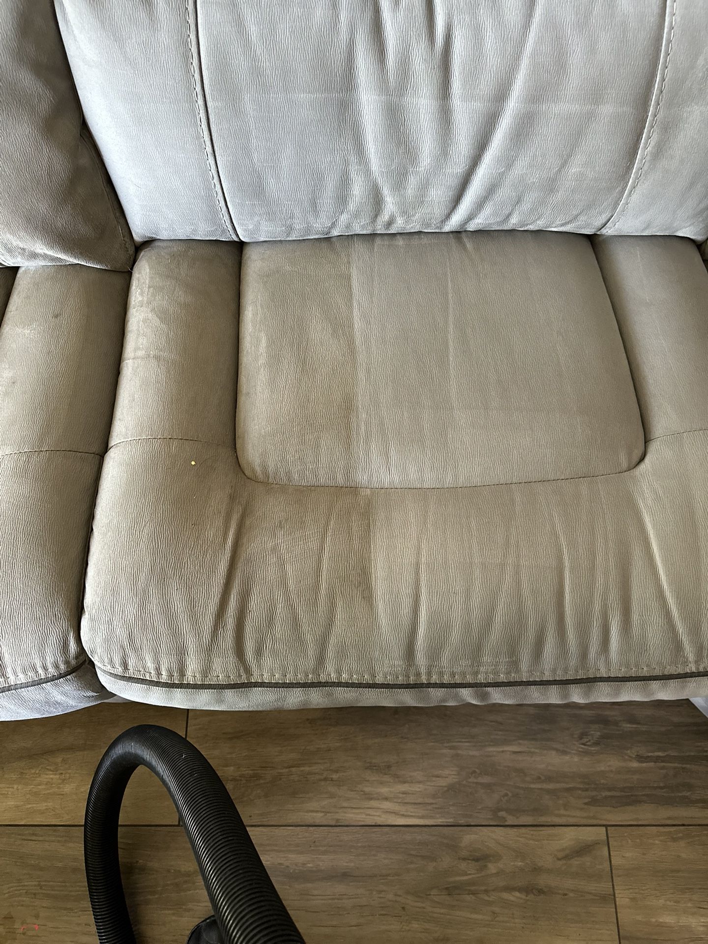 Couch Cleaner