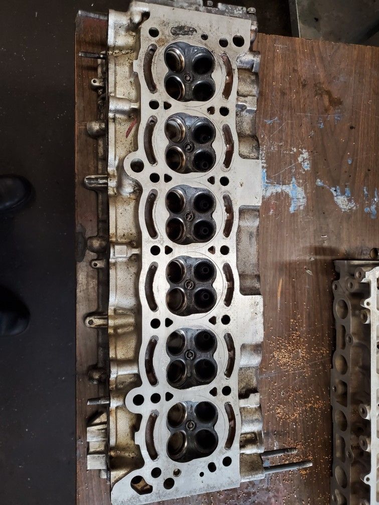 7mge Head. Damaged