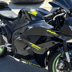 Honda CBR 600RR 2009, Clean Title, Very Good Condition!