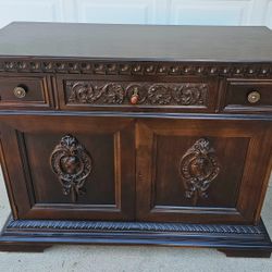 EUROPEAN MADE Sideboard,solid Wood,fine QUALITY,GORGEOUS!