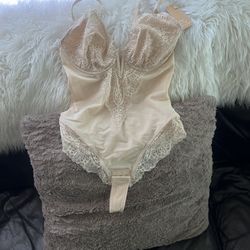 Lace bodysuit shaper new small