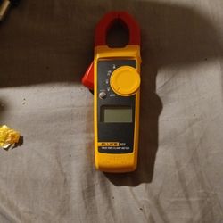 Fluke 323 True Rms Clamp Meter 