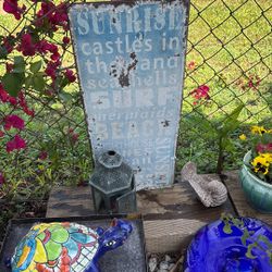 DISTRESSED METAL BEACH SIGN