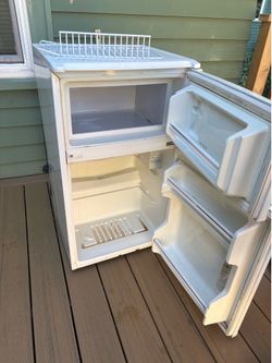 Mini fridge