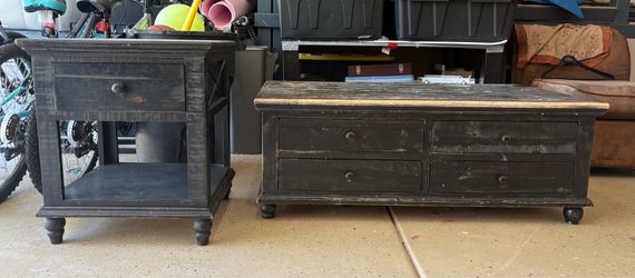8-drawer coffee table and end table