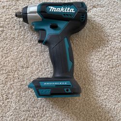 Makita Impact Wrench brushless  With 3.0Ah Battery (WT05Z)