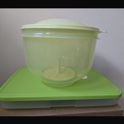 SET VERDE.   FRIGOFECHADOR 1.3 LITROS Y TUPPER LECHUGA