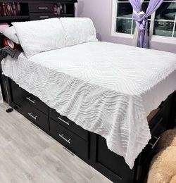 queen size bed