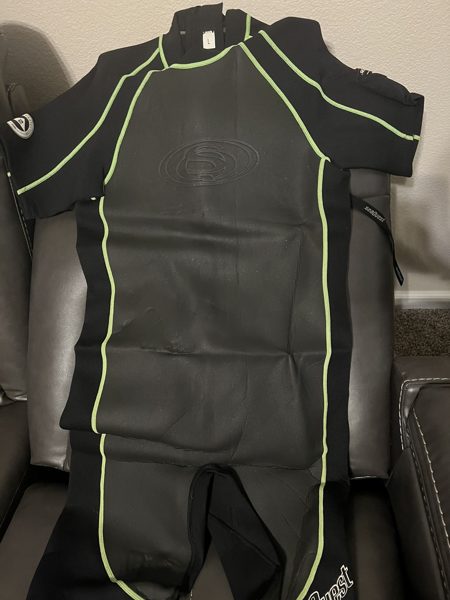 Wetsuit shorts Size large