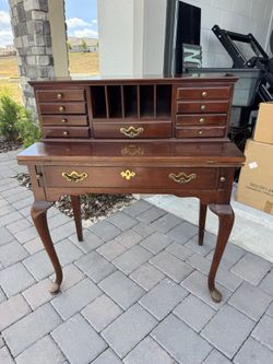 Antique Thomasville Queen Anne Flip Out Desk