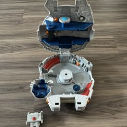 Star Wars Millennium Falcon Spaceship